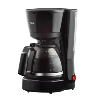 Foto de una cafetera Oster color negro